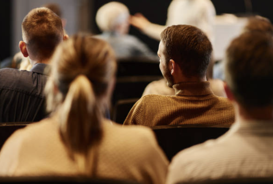 Challenges in Recruiting Senior Staff for the Public Sector in 2025